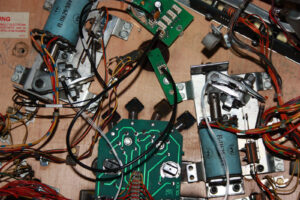 Illuminated Flipper Bats with Remote Control - Image 9